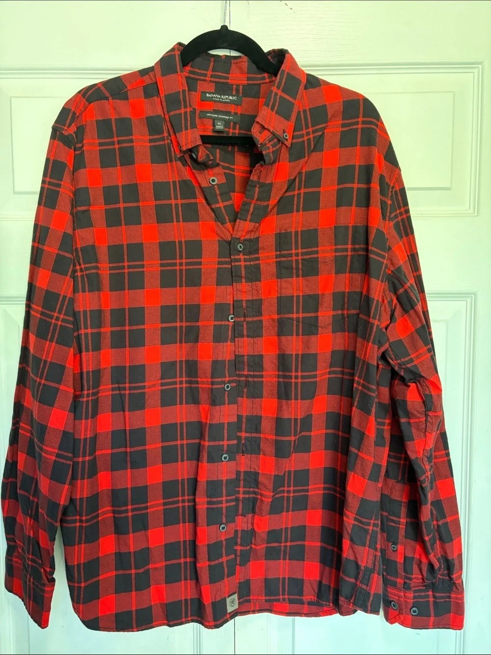 Banana Republic Men’s Red and Black Plaid Button-Down Shirt